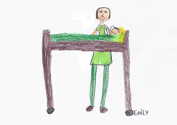 Eine einfache Zeichnung zeigt eine Person in grüner Kleidung, die an einem Tisch steht. Auf dem Tisch liegt ein Baby mit gelbem Haar. Die Person lächelt und hält einen kleinen Gegenstand in der Hand.
